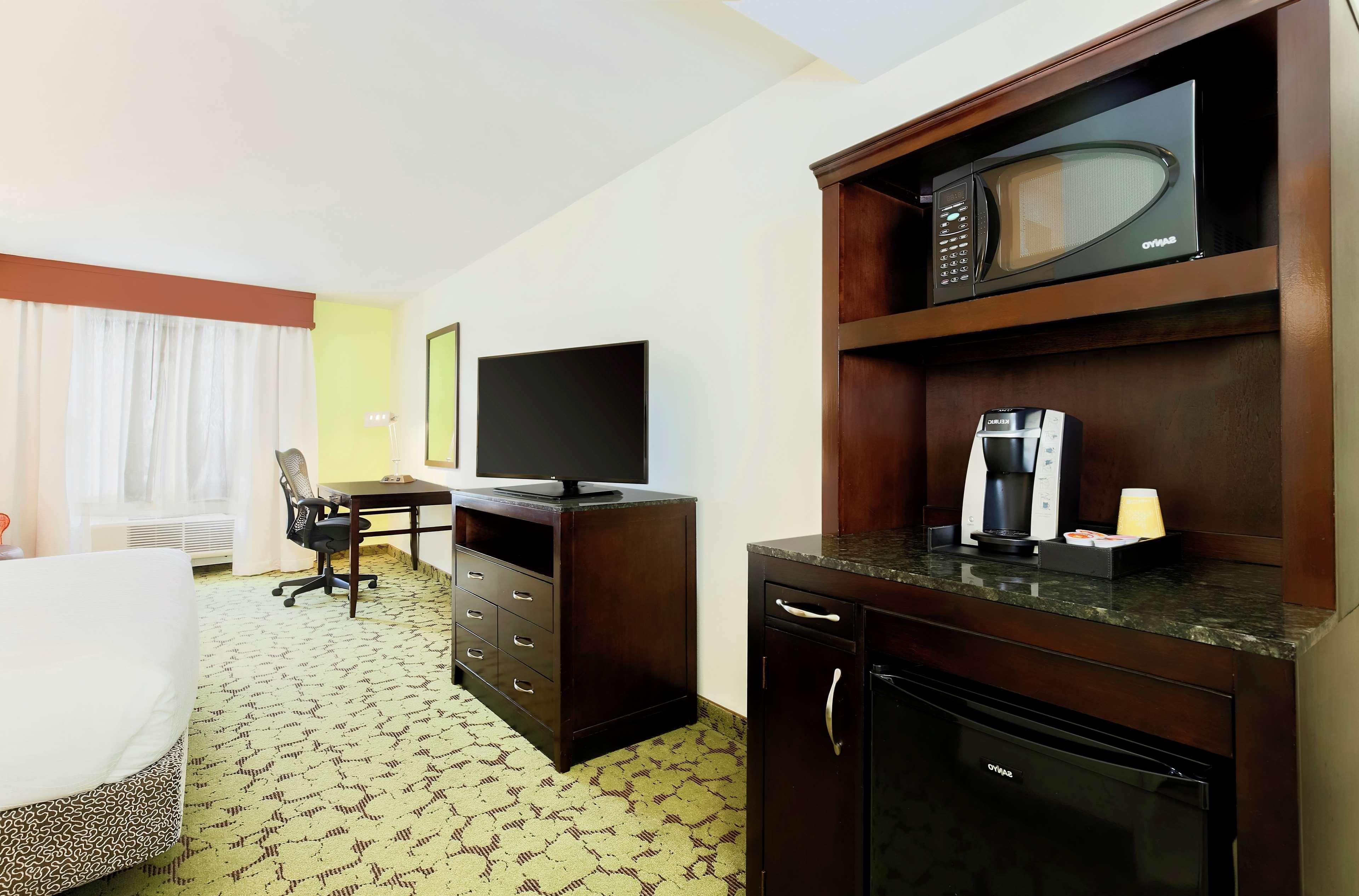 Hilton Garden Inn Dallas Lewisville Exterior photo