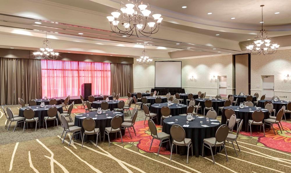 Hilton Garden Inn Dallas Lewisville Exterior photo